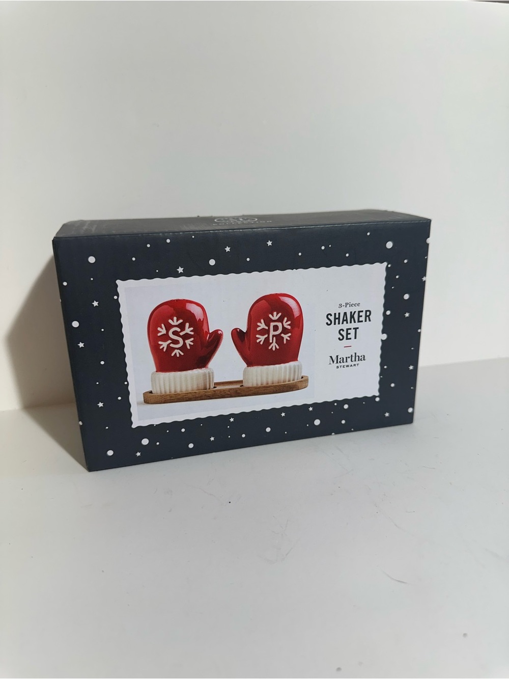 Martha Stewart Collection Red Mitten Salt & Pepper Shakers with Base